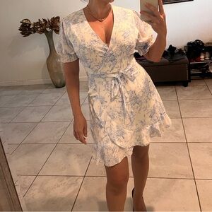 UK BRAND MiSGUIDED PERFECT DIOR PRINT DRESS LIKE NEW